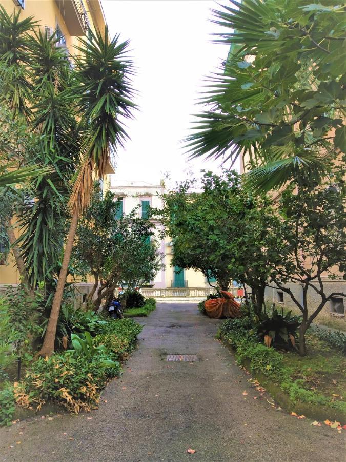 Bed and Breakfast Non Ci Resta Che Napoli Екстер'єр фото